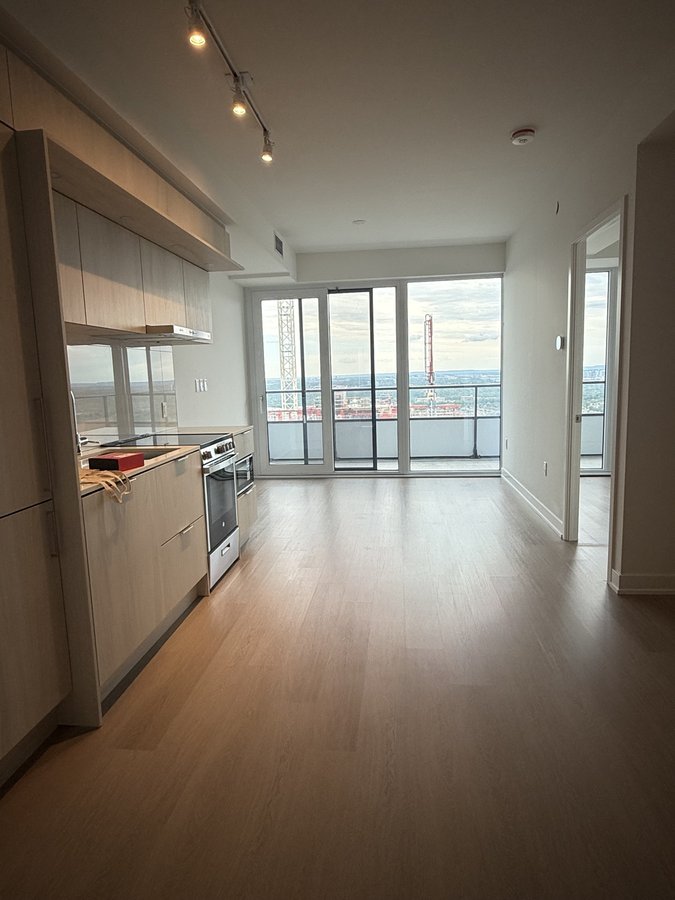 448 Burnhamthorpe Road West - Photo 1