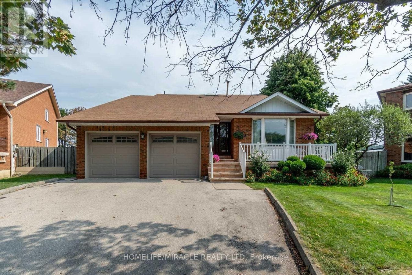 850 CHIPPENHAM DRIVE - Photo 1