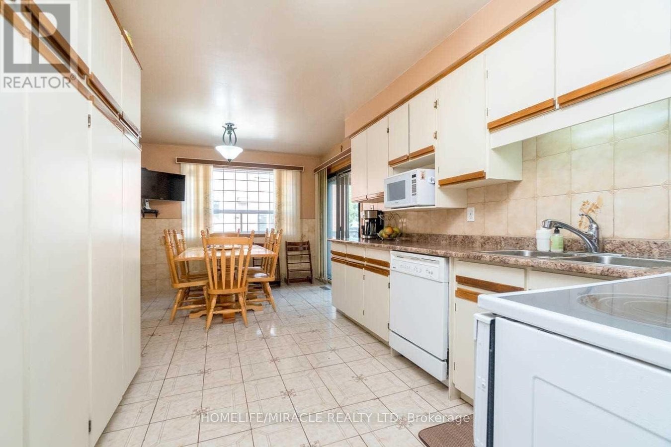 850 CHIPPENHAM DRIVE - Photo 6