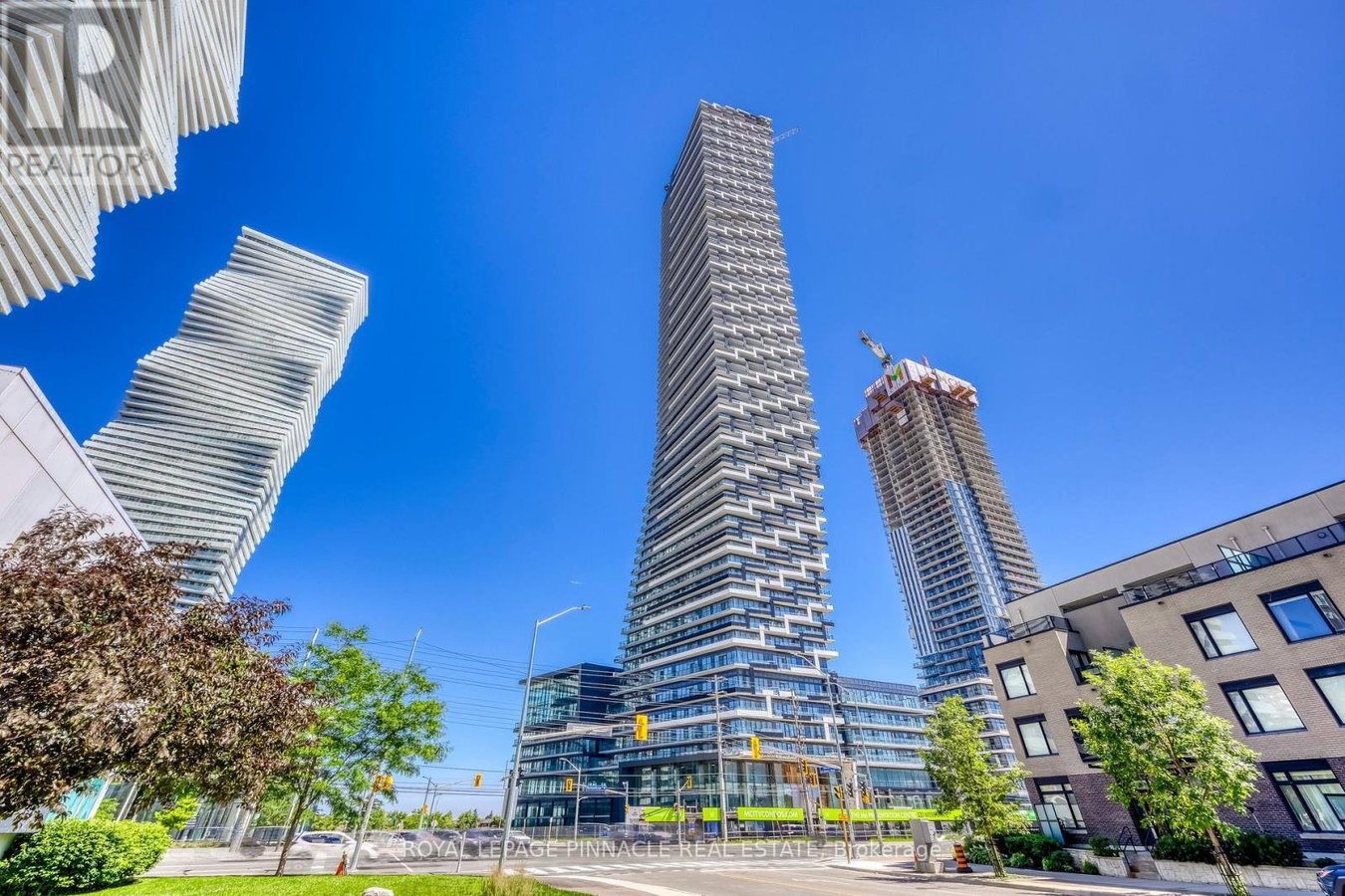 4511 - 448 BURNHAMTHORPE ROAD - Photo 1