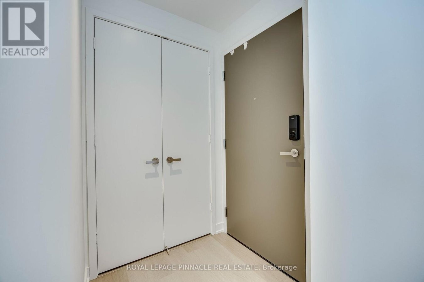 4511 - 448 BURNHAMTHORPE ROAD - Photo 7