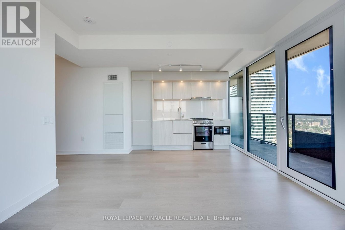 4511 - 448 BURNHAMTHORPE ROAD - Photo 10