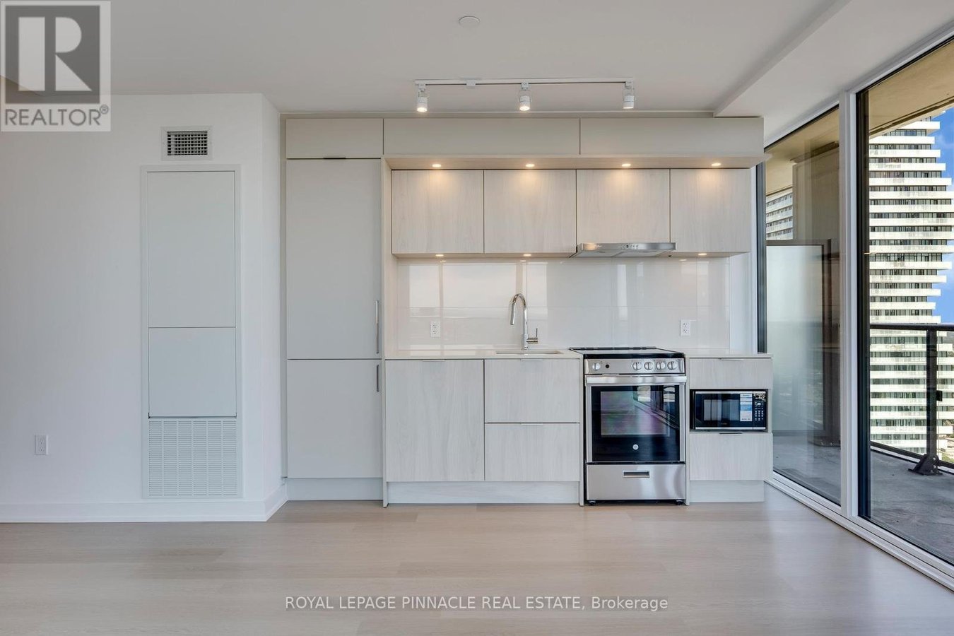4511 - 448 BURNHAMTHORPE ROAD - Photo 13