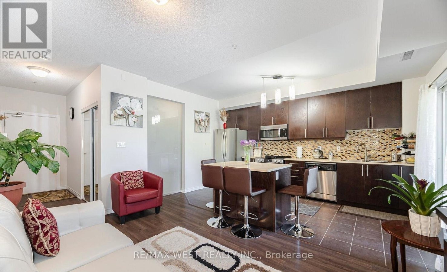209 - 570 LOLITA GARDENS - Photo 2