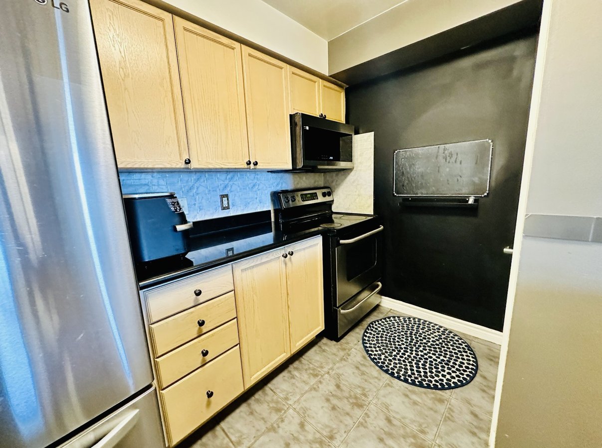 3880 Duke of York Boulevard - Photo 5