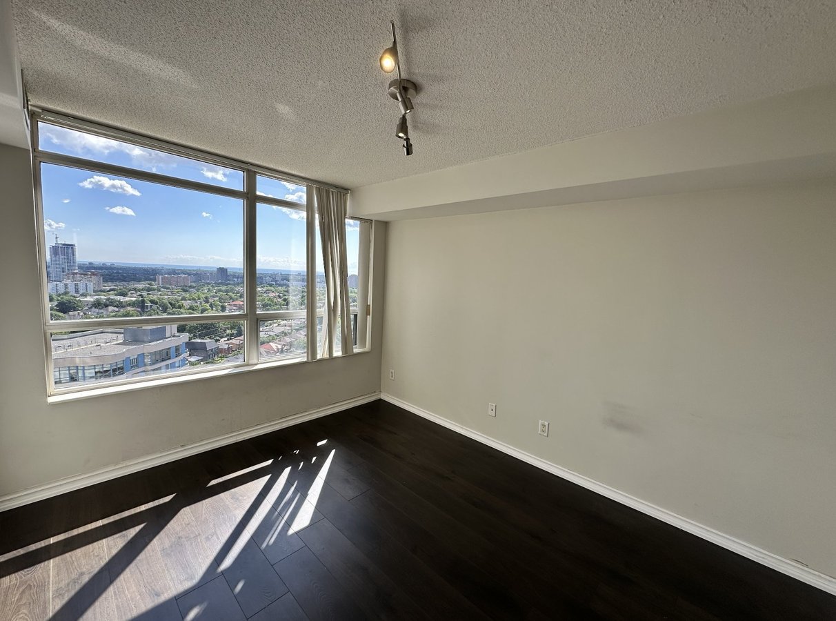 3880 Duke of York Boulevard - Photo 7