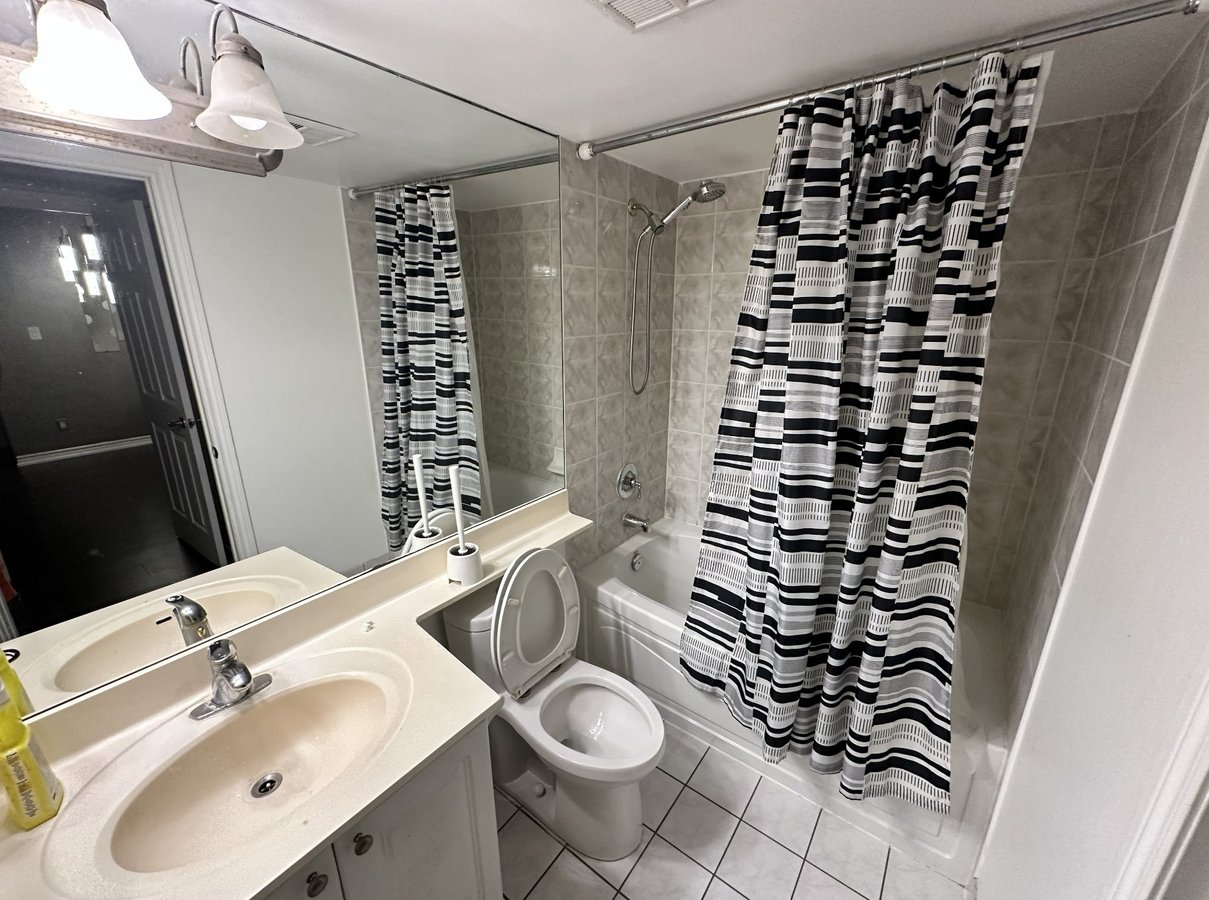 3880 Duke of York Boulevard - Photo 9