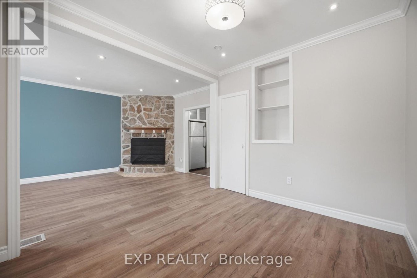 1052 ALEXANDRA AVENUE - Photo 7