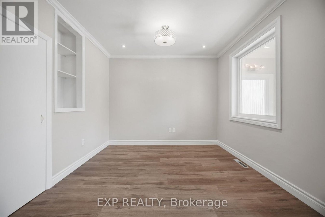 1052 ALEXANDRA AVENUE - Photo 9