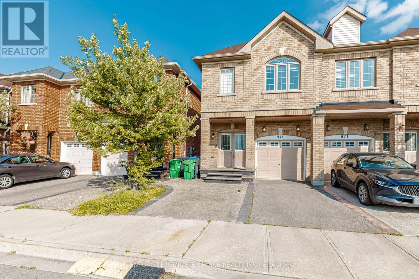 UPPER - 973 FRANCINE CRESCENT - Photo 2