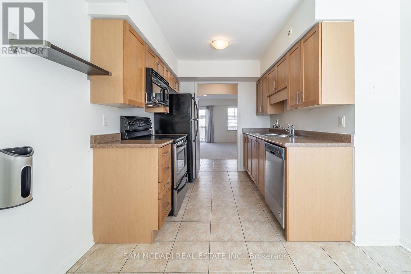 2 - 639 DUNDAS STREET W - Photo 15