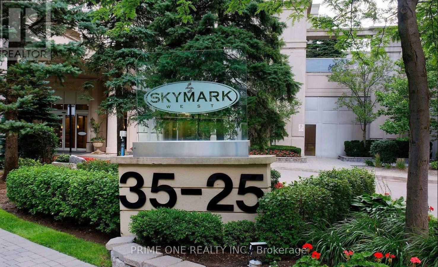 1421 - 25 KINGSBRIDGE GARDEN CIRCLE - Photo 2