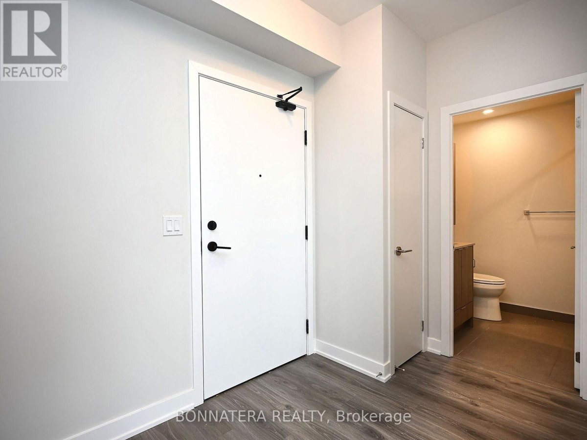 1602 - 430 SQUARE ONE DRIVE - Photo 8