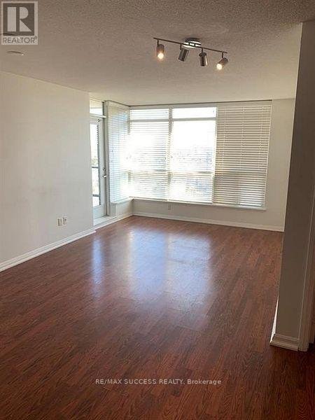 701 - 220 FORUM DRIVE - Photo 10