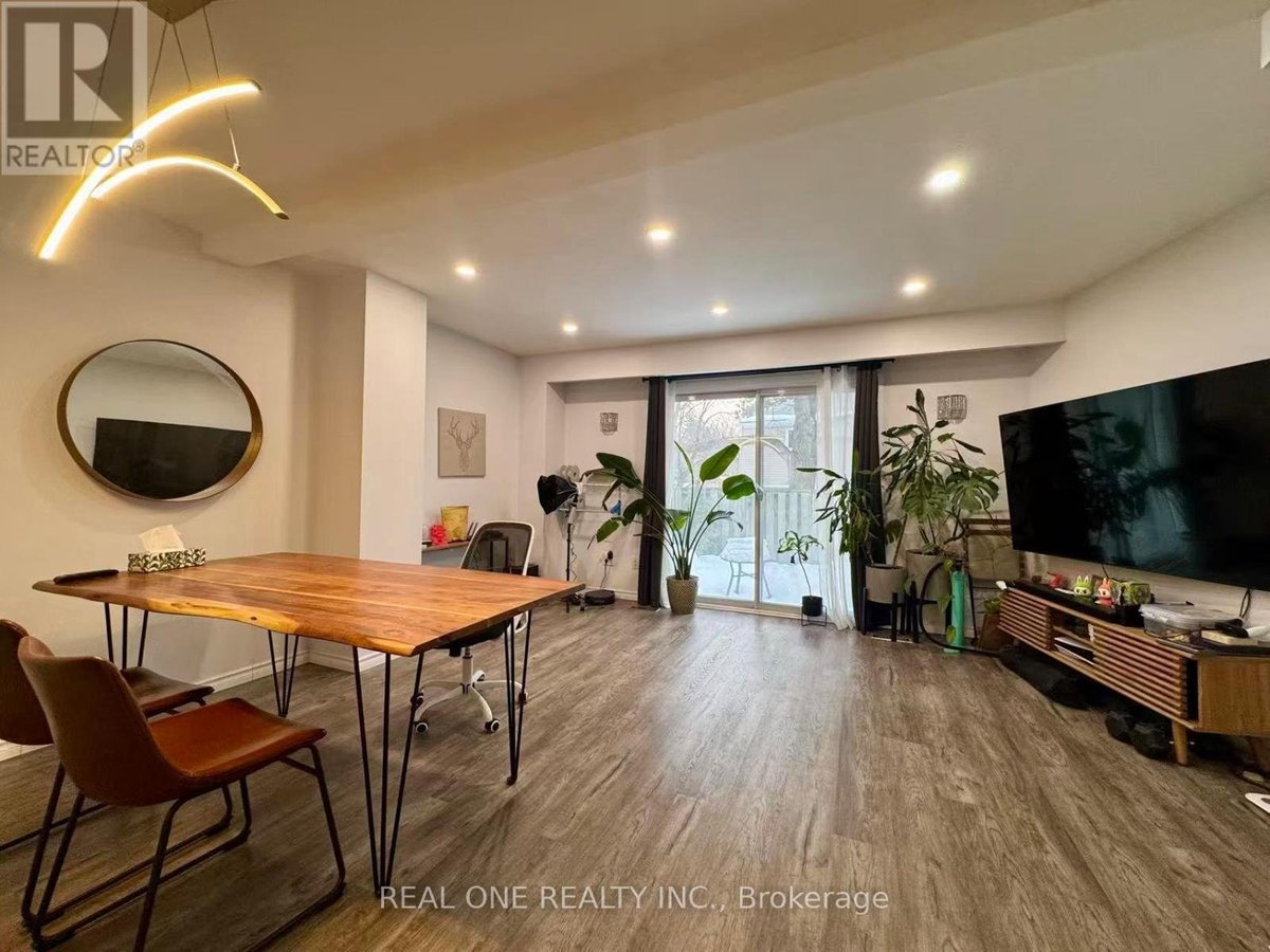 124 - 400 MISSISSAUGA VALLEY BOULEVARD - Photo 2