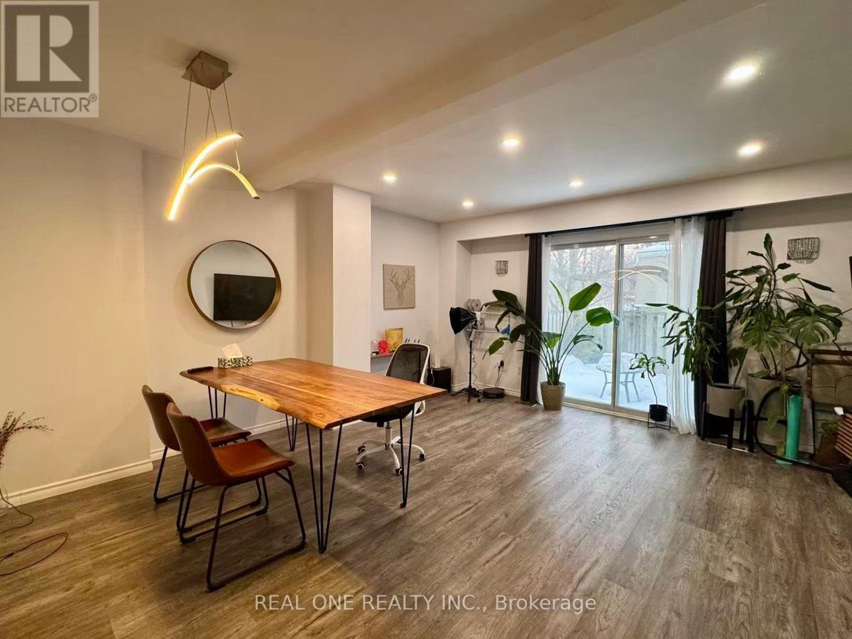 124 - 400 MISSISSAUGA VALLEY BOULEVARD - Photo 3