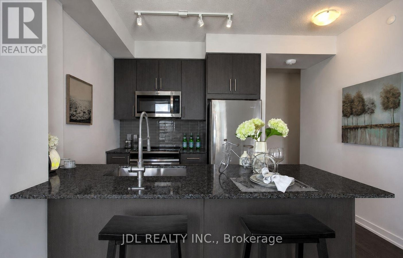 815 - 4055 PARKSIDE VILLAGE DRIVE - Photo 2