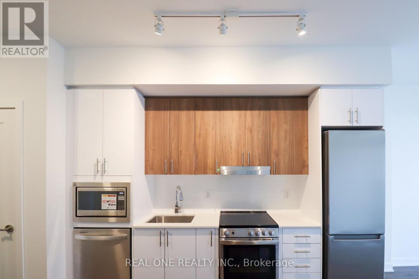 617 - 5105 HURONTARIO STREET - Photo 10