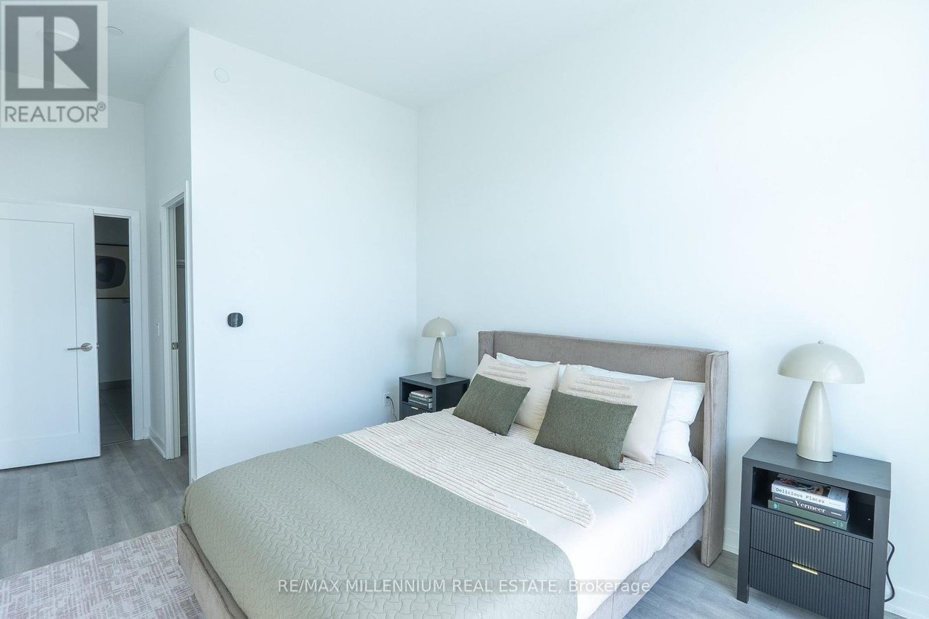 PH6 - 5105 HURONTARIO STREET - Photo 11