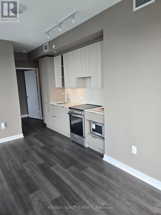 4309 - 3900 CONFEDERATION PARKWAY - Photo 2