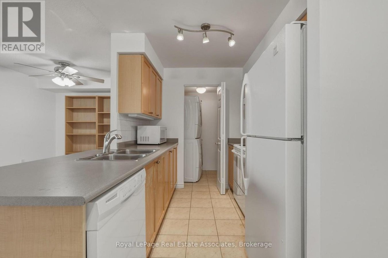 1202 - 55 STRATHAVEN DRIVE - Photo 7