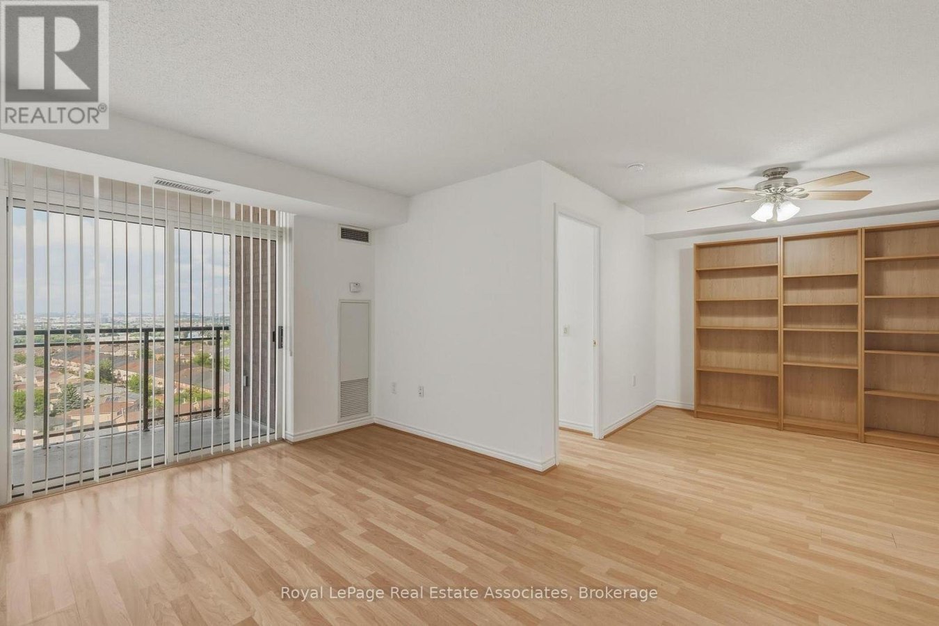 1202 - 55 STRATHAVEN DRIVE - Photo 8