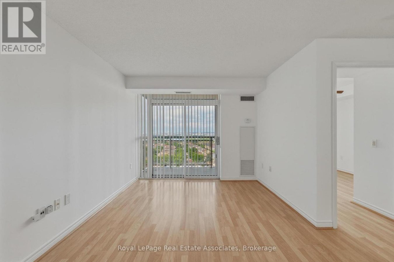 1202 - 55 STRATHAVEN DRIVE - Photo 10