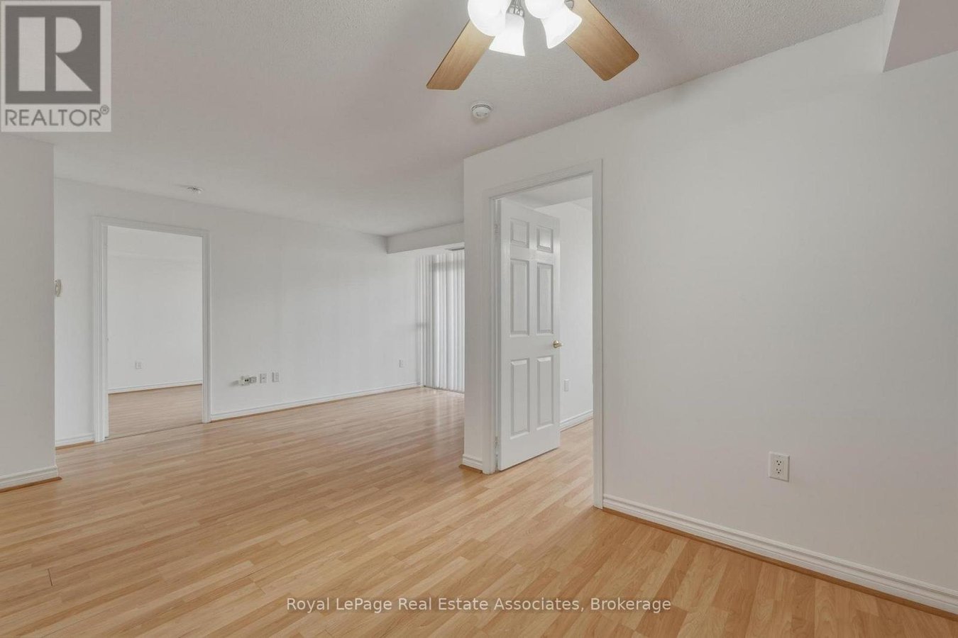 1202 - 55 STRATHAVEN DRIVE - Photo 16