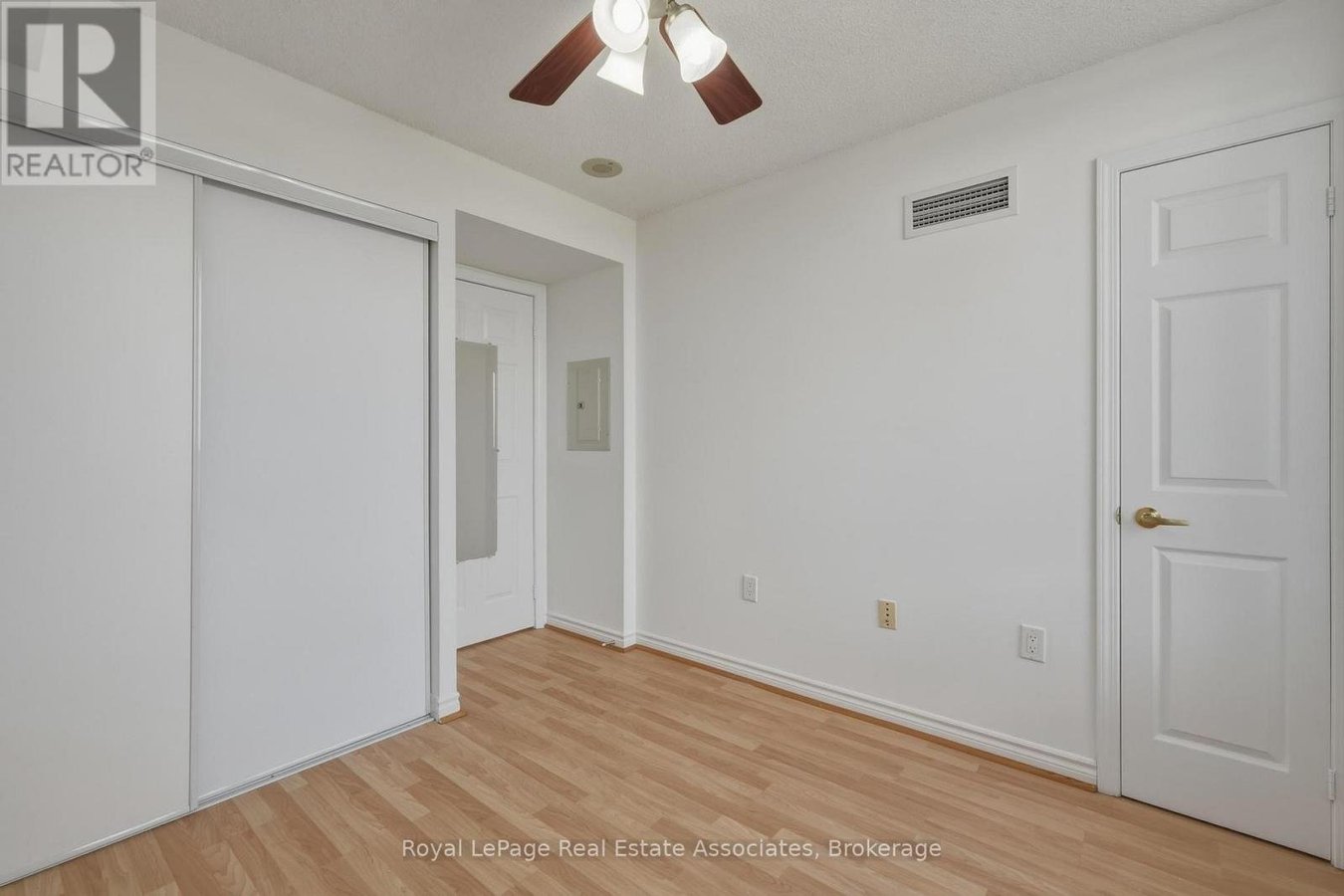1202 - 55 STRATHAVEN DRIVE - Photo 18