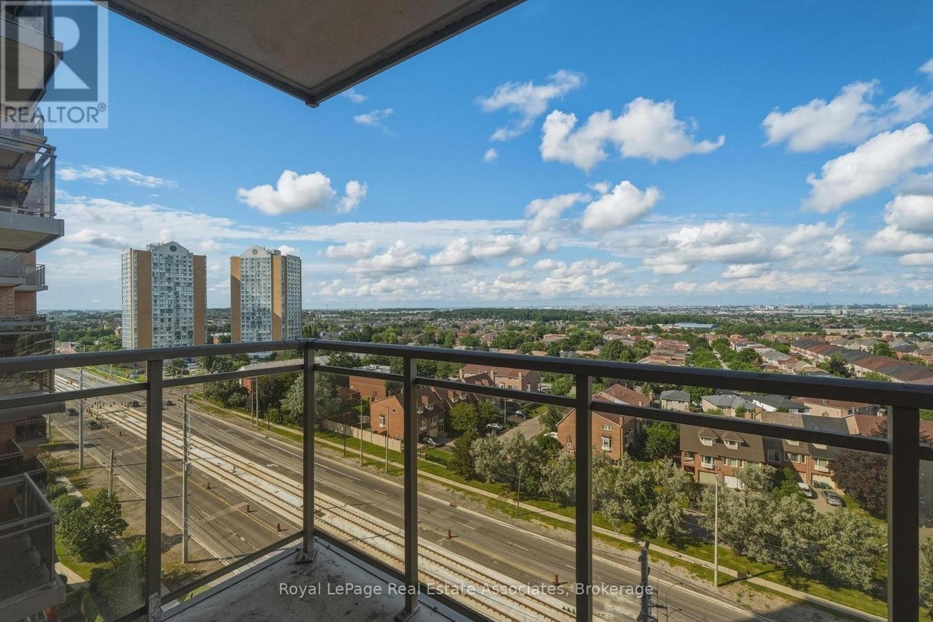 1202 - 55 STRATHAVEN DRIVE - Photo 30