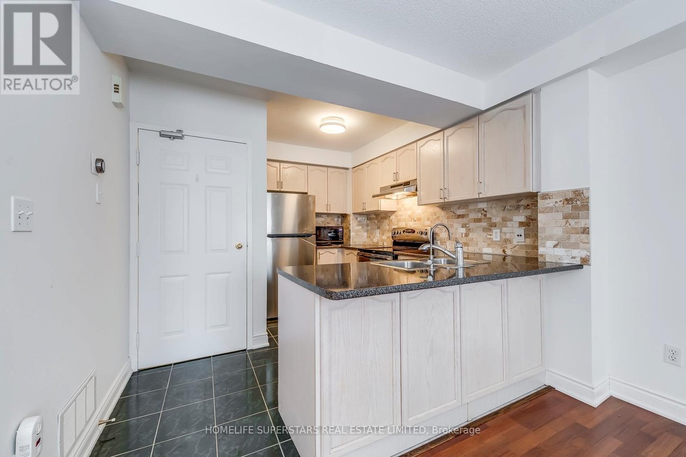 UNIT 11 - 605 SHORELINE DRIVE - Photo 5