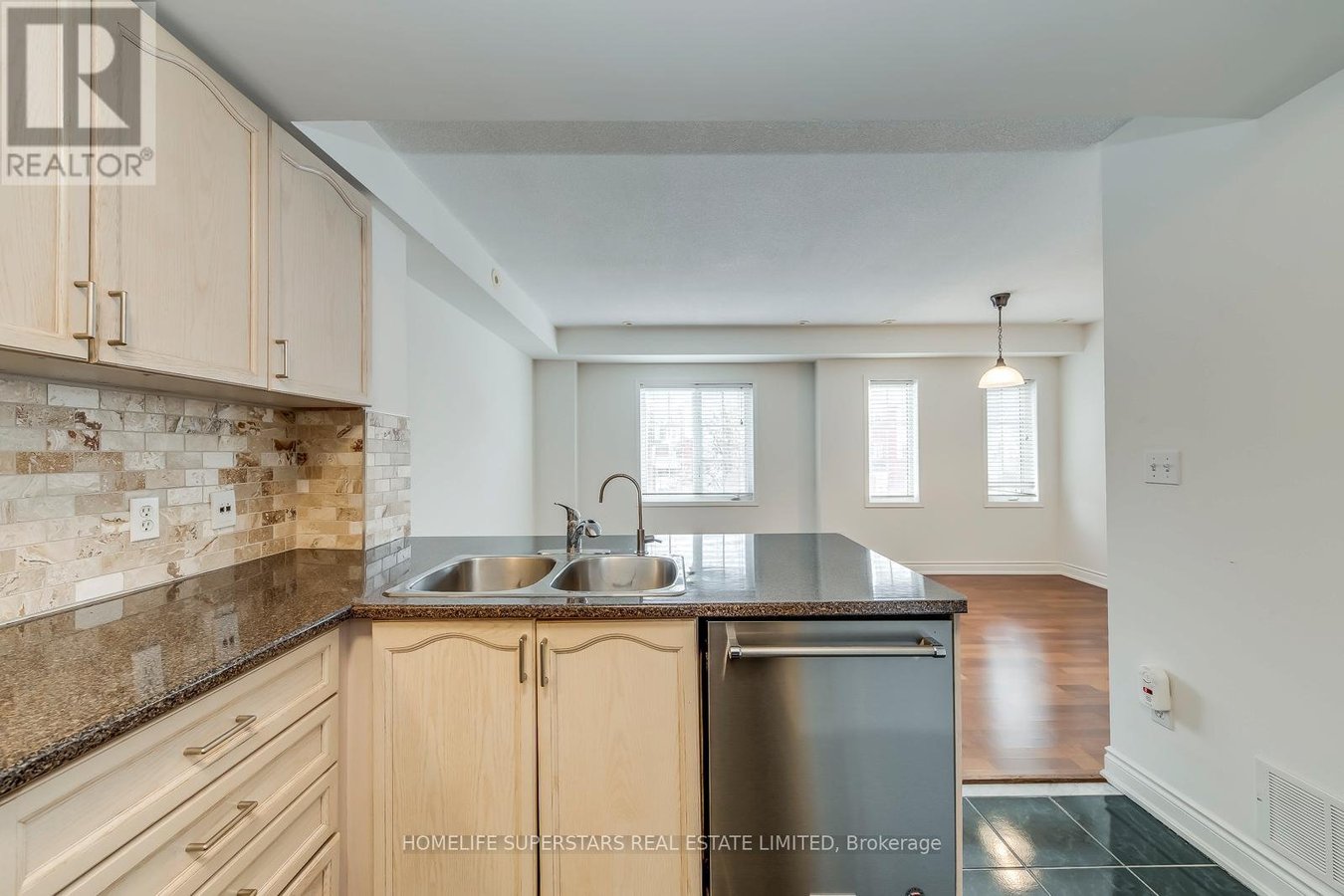 UNIT 11 - 605 SHORELINE DRIVE - Photo 6