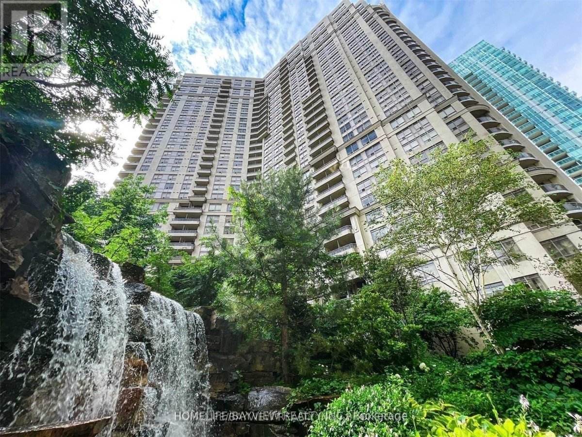 2204 - 3880 DUKE OF YORK BOULEVARD - Photo 2