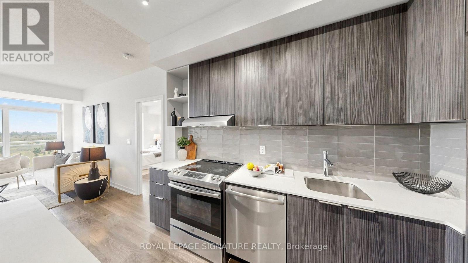 1710 - 2520 EGLINTON AVENUE W - Photo 2