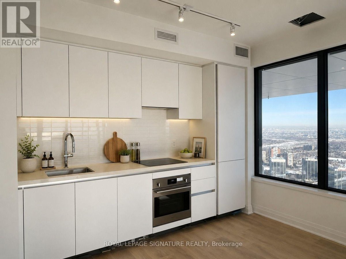 5402 - 4015 THE EXCHANGE - Photo 2