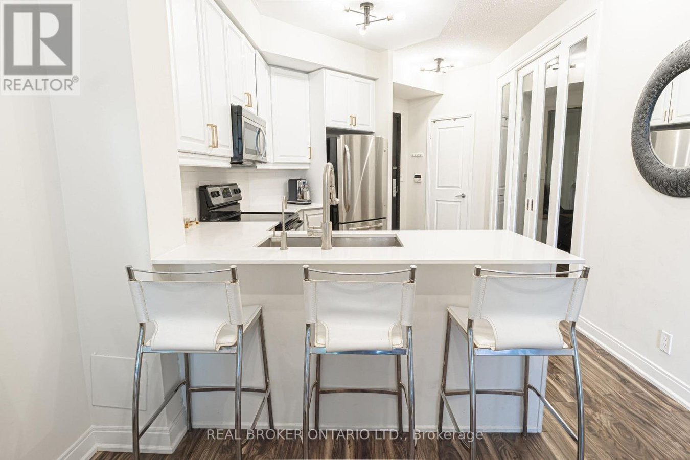 2107 - 90 ABSOLUTE AVENUE - Photo 7
