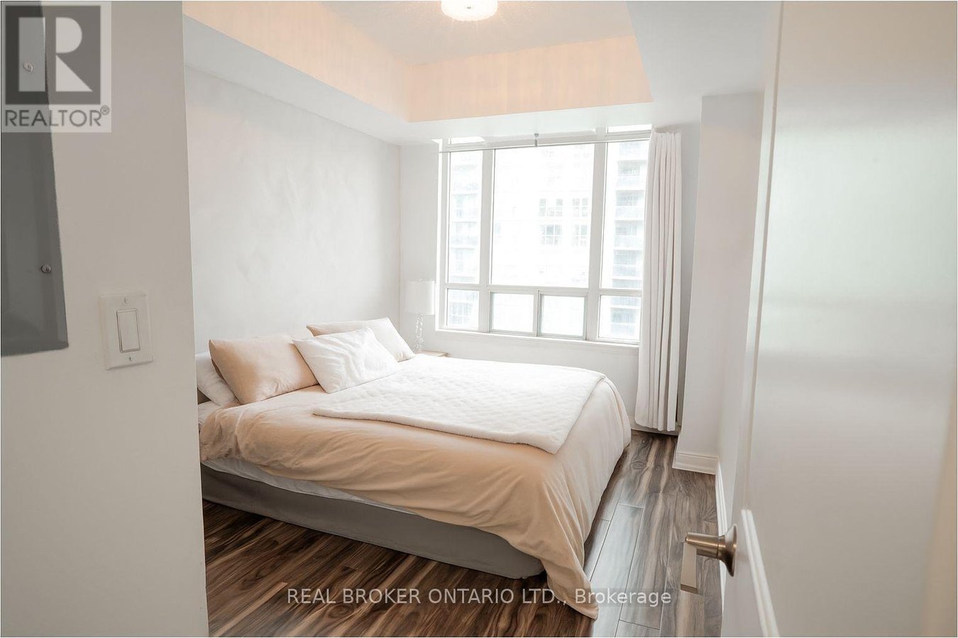 2107 - 90 ABSOLUTE AVENUE - Photo 11