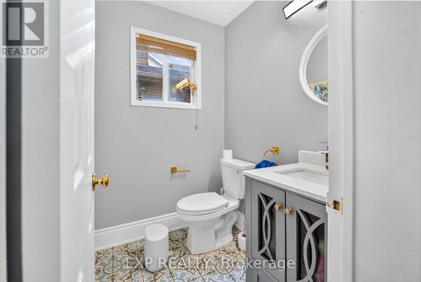 UPPER - 5896 CHORLEY PLACE - Photo 14