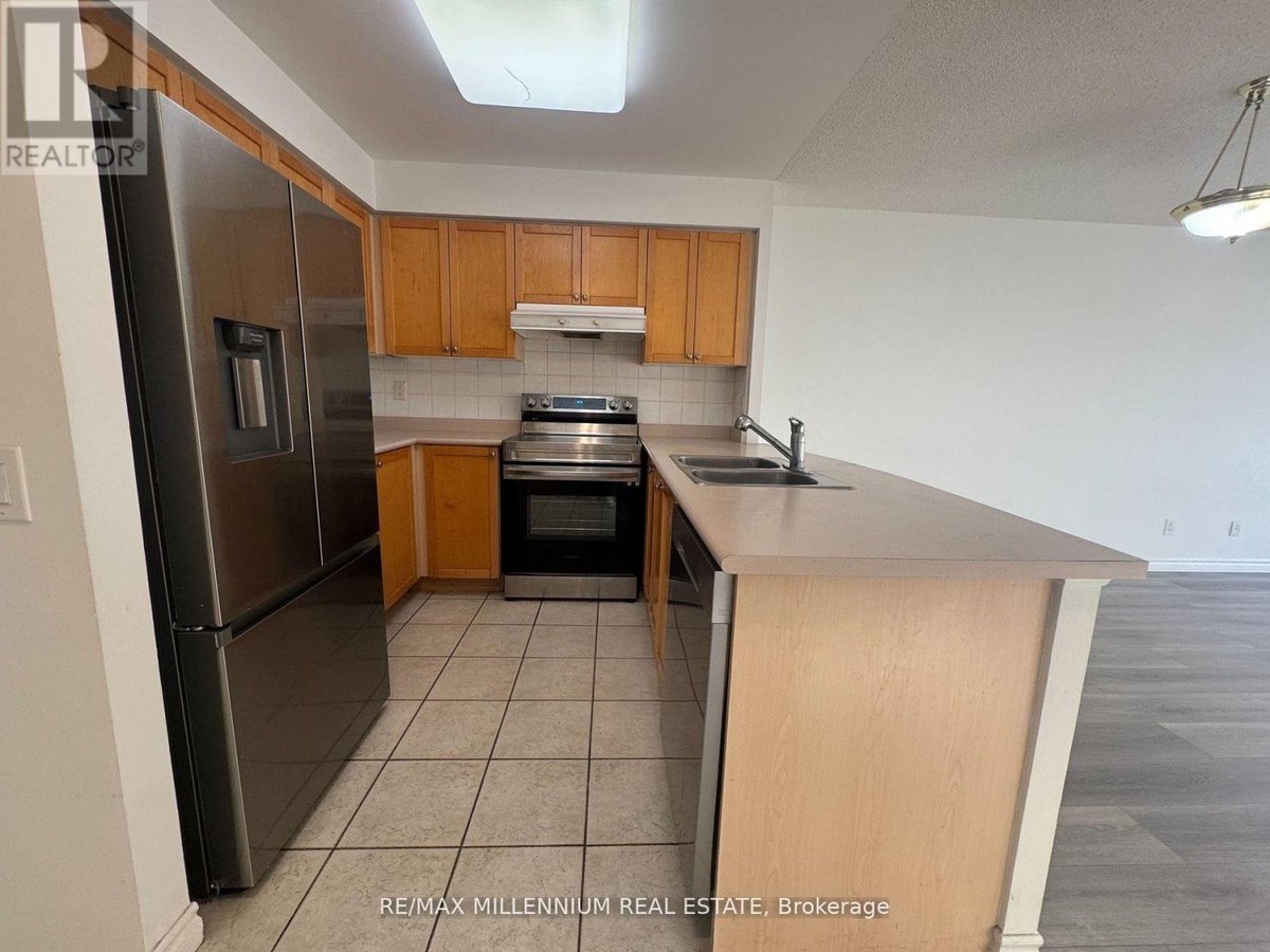 423 - 25 KINGSBRIDGE GARDEN CIRCLE - Photo 4