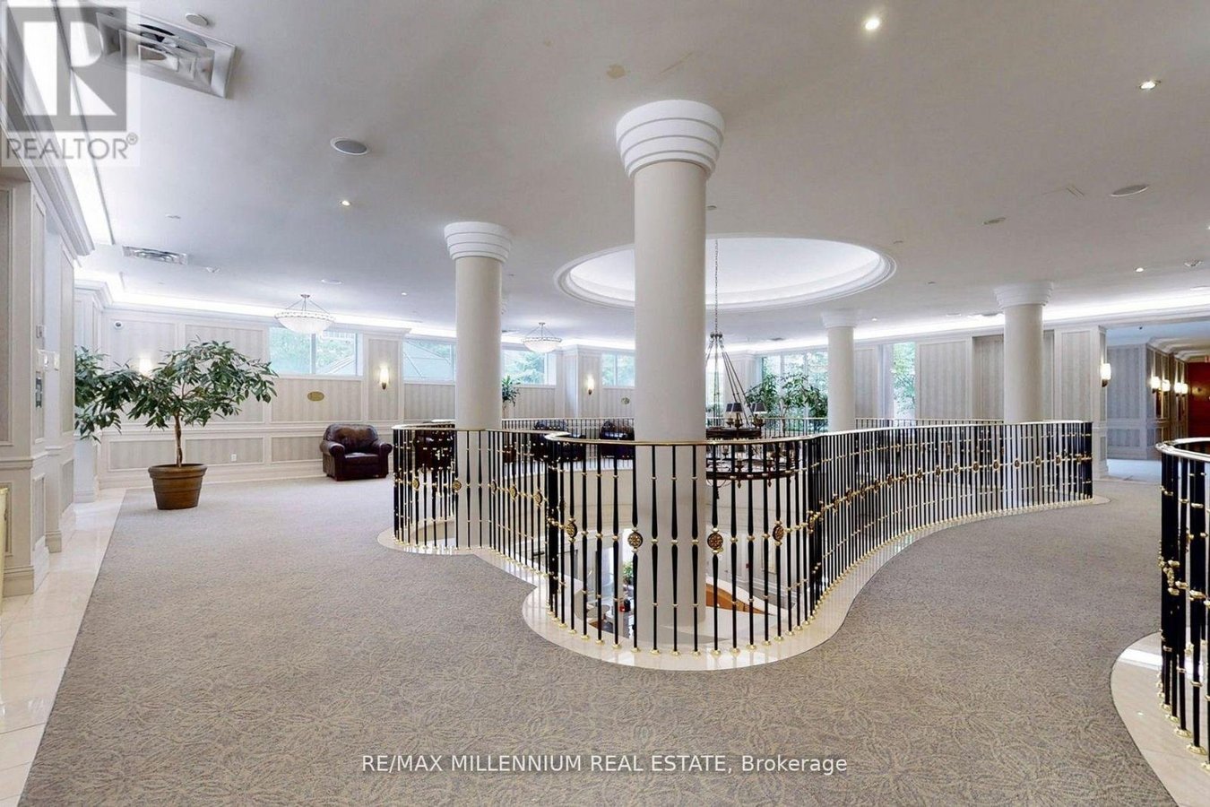 423 - 25 KINGSBRIDGE GARDEN CIRCLE - Photo 7