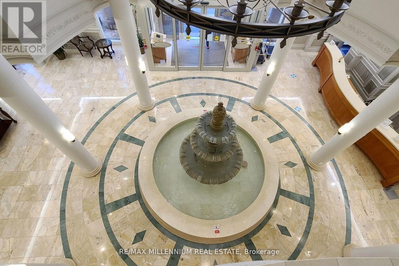 423 - 25 KINGSBRIDGE GARDEN CIRCLE - Photo 8