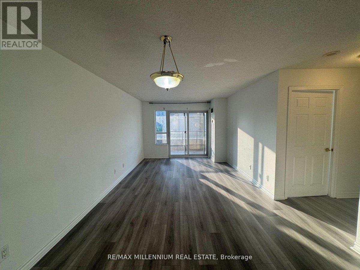 423 - 25 KINGSBRIDGE GARDEN CIRCLE - Photo 11