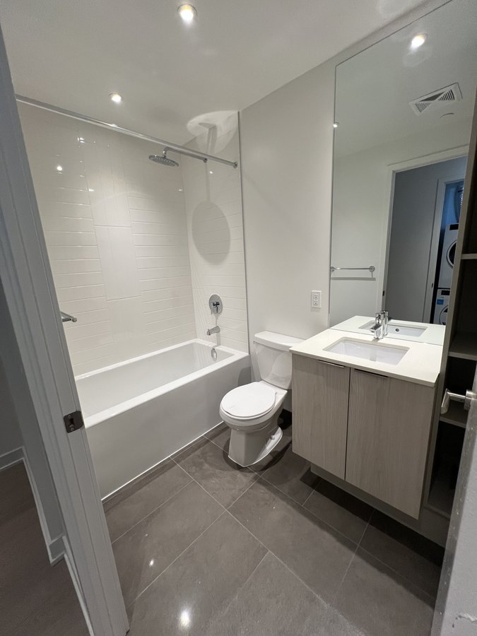 448 Burnhamthorpe Road West - Photo 8