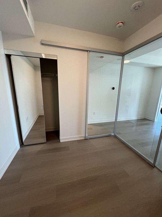448 Burnhamthorpe Road West - Photo 7