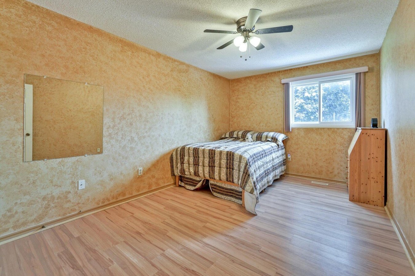 1520 Britannia Road West - Photo 2