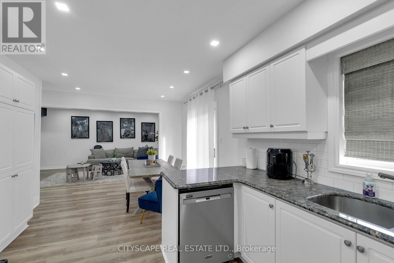 6421 DONWAY DRIVE - Photo 12