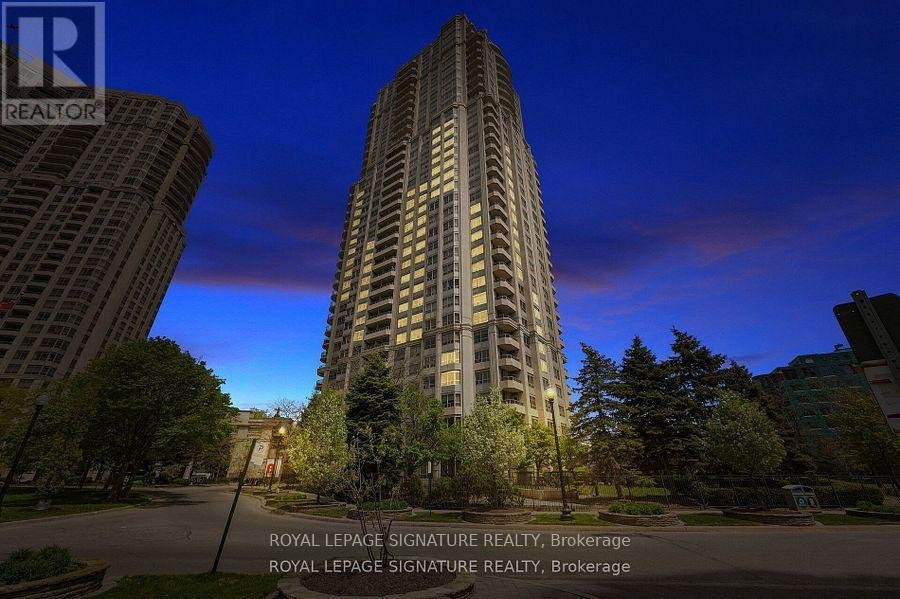 923 - 25 KINGSBRIDGE GARDEN CIRCLE - Photo 1