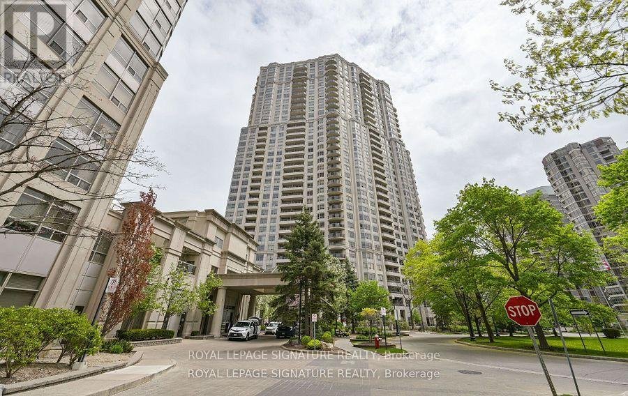 923 - 25 KINGSBRIDGE GARDEN CIRCLE - Photo 2