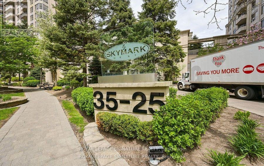 923 - 25 KINGSBRIDGE GARDEN CIRCLE - Photo 3