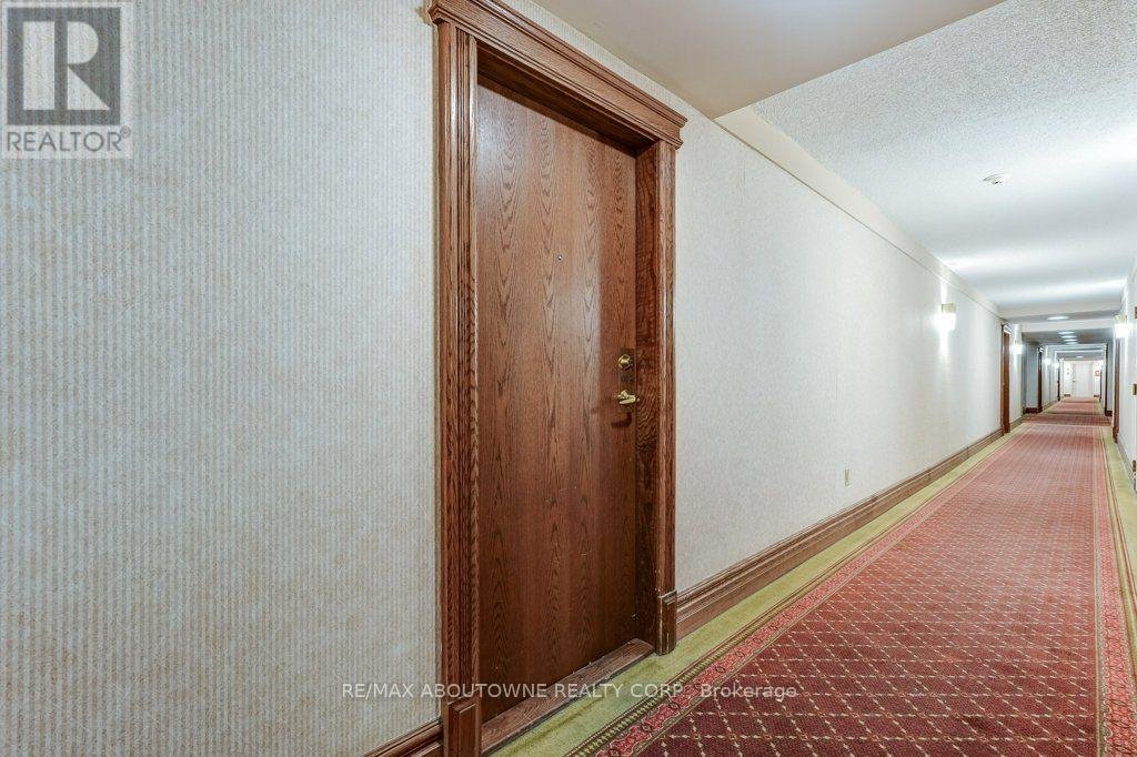 1007 - 55 ELM DRIVE W - Photo 6